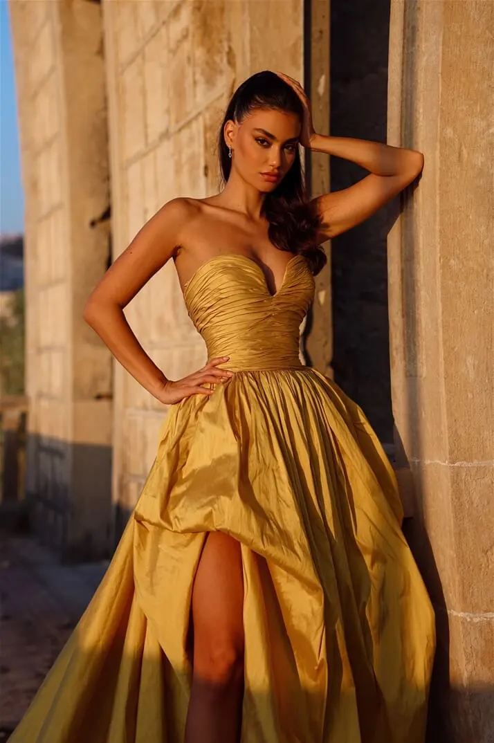 Long flowy yellow dress best sale